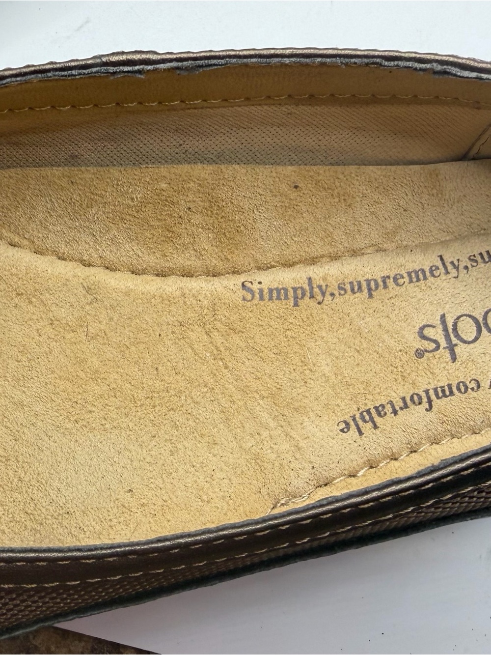 NWOT Softspots Metallic Bronze Slip Ons Comfort Flats -Size 8 - Picture 8 of 8